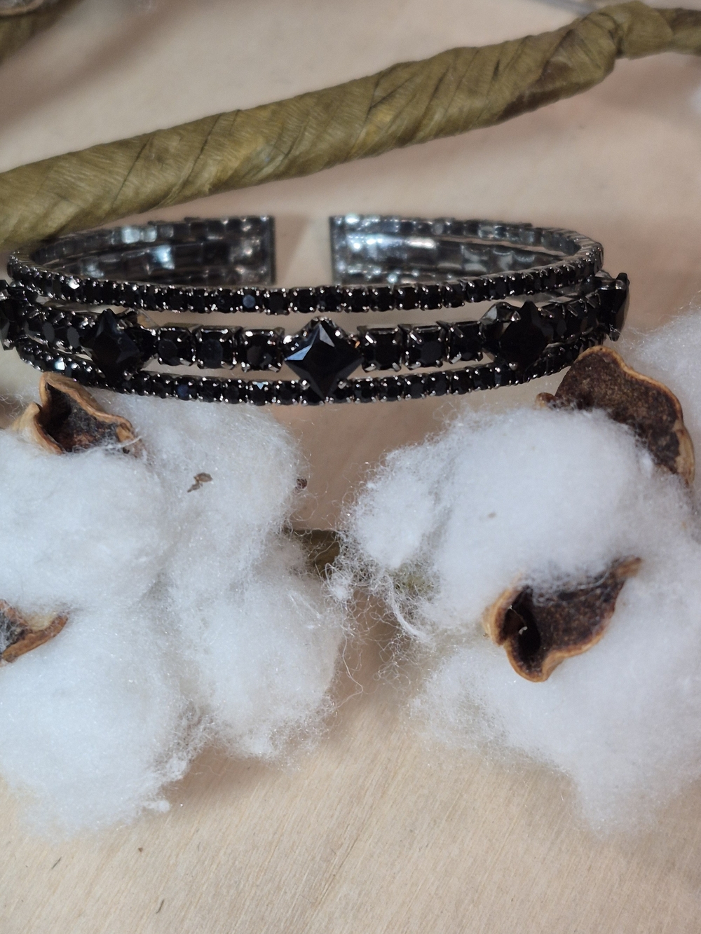 🖤🖤NEW🖤🖤 BEAUTIFUL!! Three Row BLACK CZ Open Cuff Elastic Bracelet